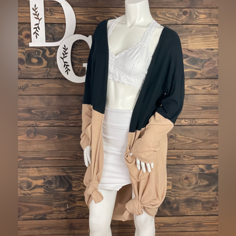 Bobeau | Colorblock Knitted Long Duster Cardigan Black Tan Plush Sweater - Picture 6 of 11